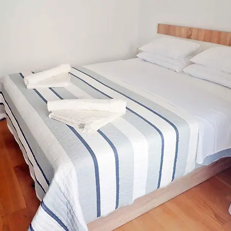 In 40484 Jasenice (Zadar)